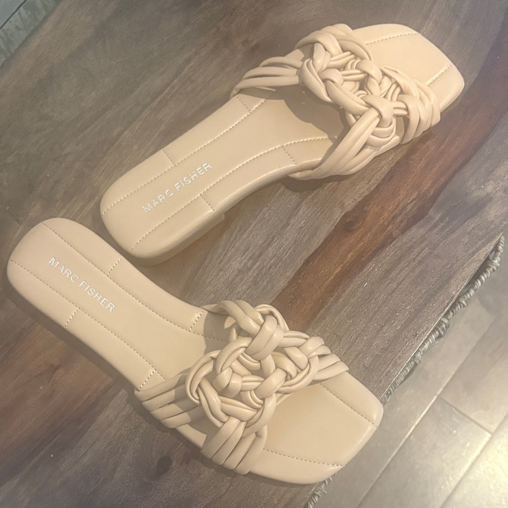 Marc Fisher Women's Tan Knotted Slide Sandals - Picture 3 of 3